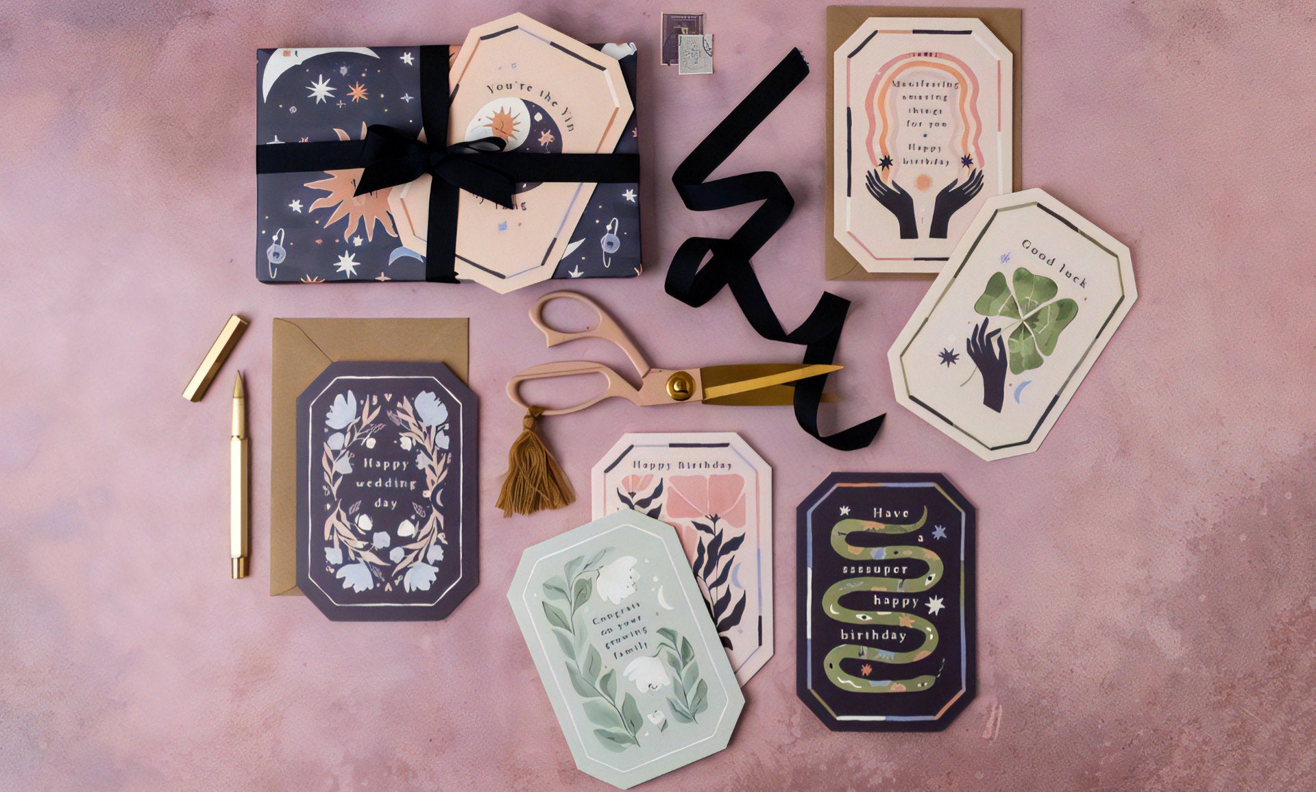 Family lifestyle online Shop with curated joyful products.