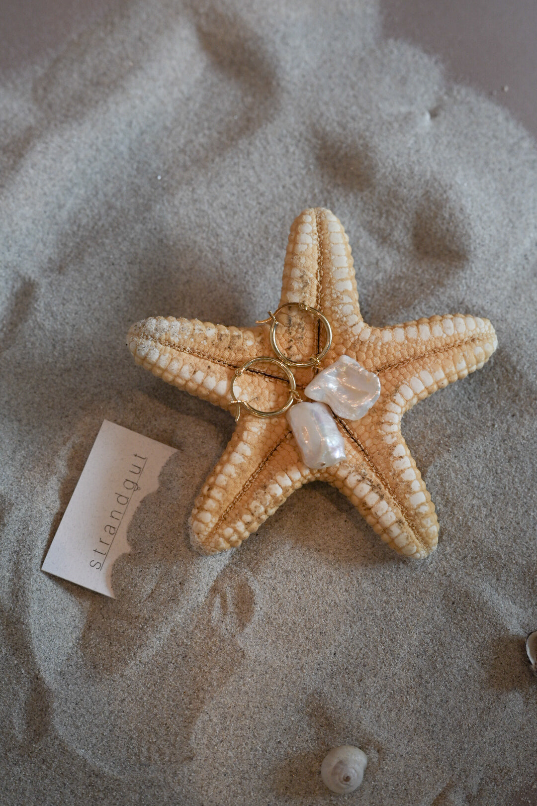 Strandgut - Tiny Hoops Biwa Perlen Gold