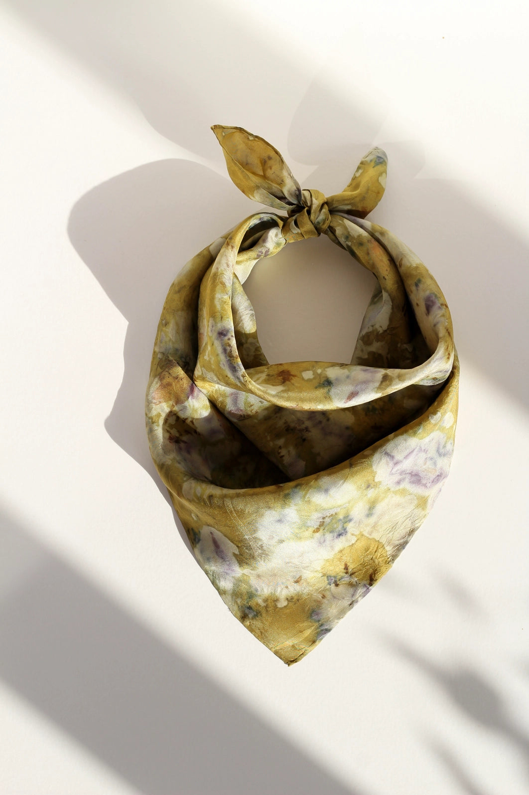 Marram - Seidenfoulard Naturblüten Oliv