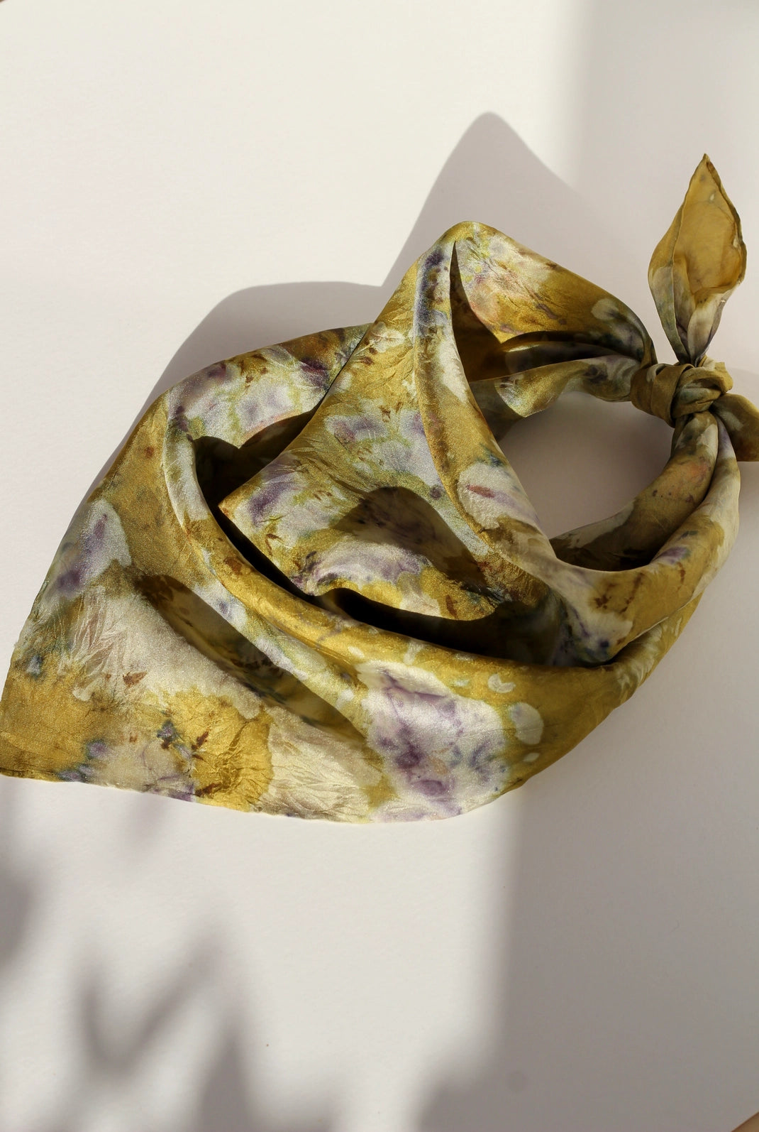 Marram - Seidenfoulard Naturblüten Oliv